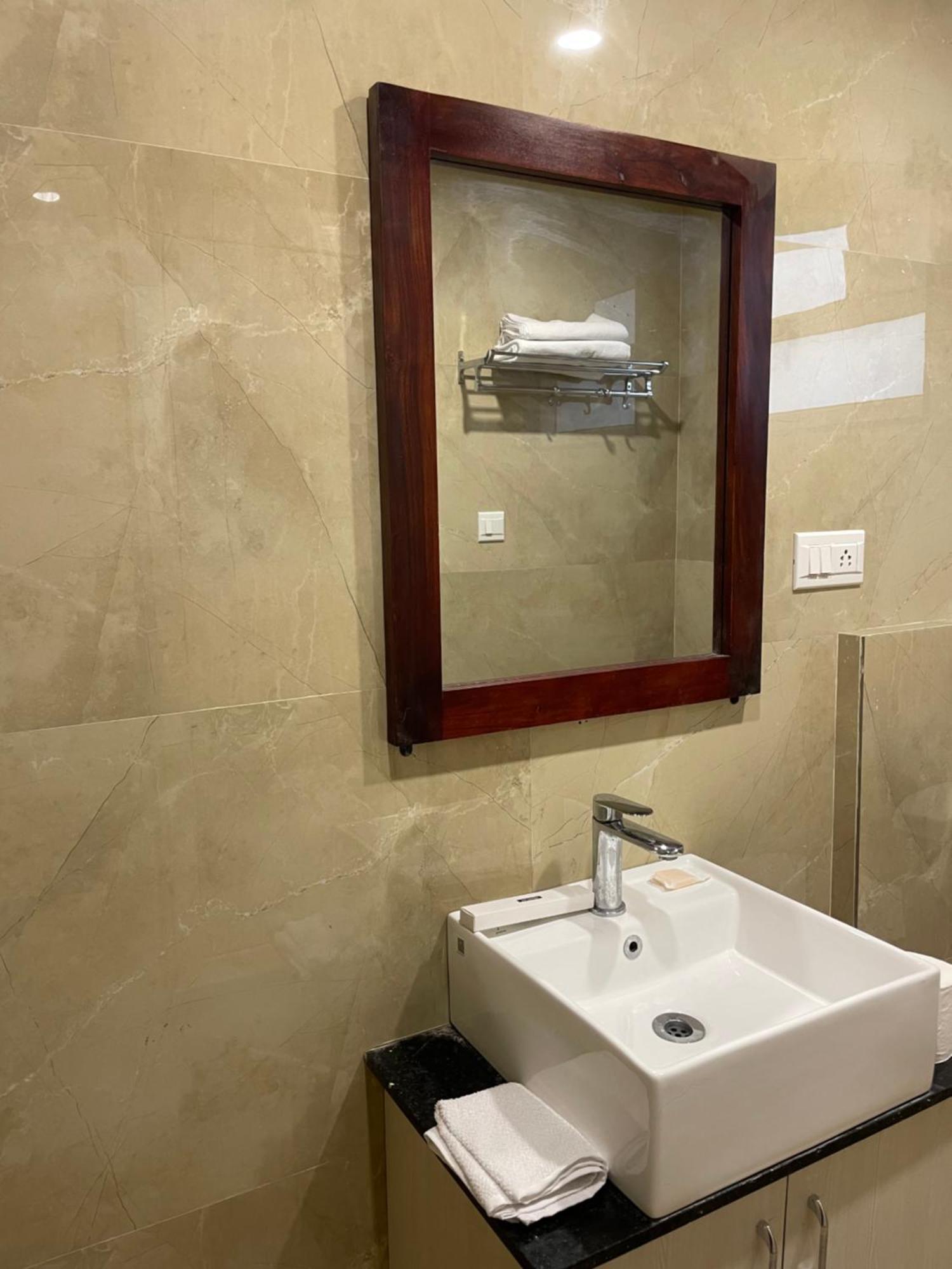Vrindavan Greens Resort อุเดเปอร์ ภายนอก รูปภาพ