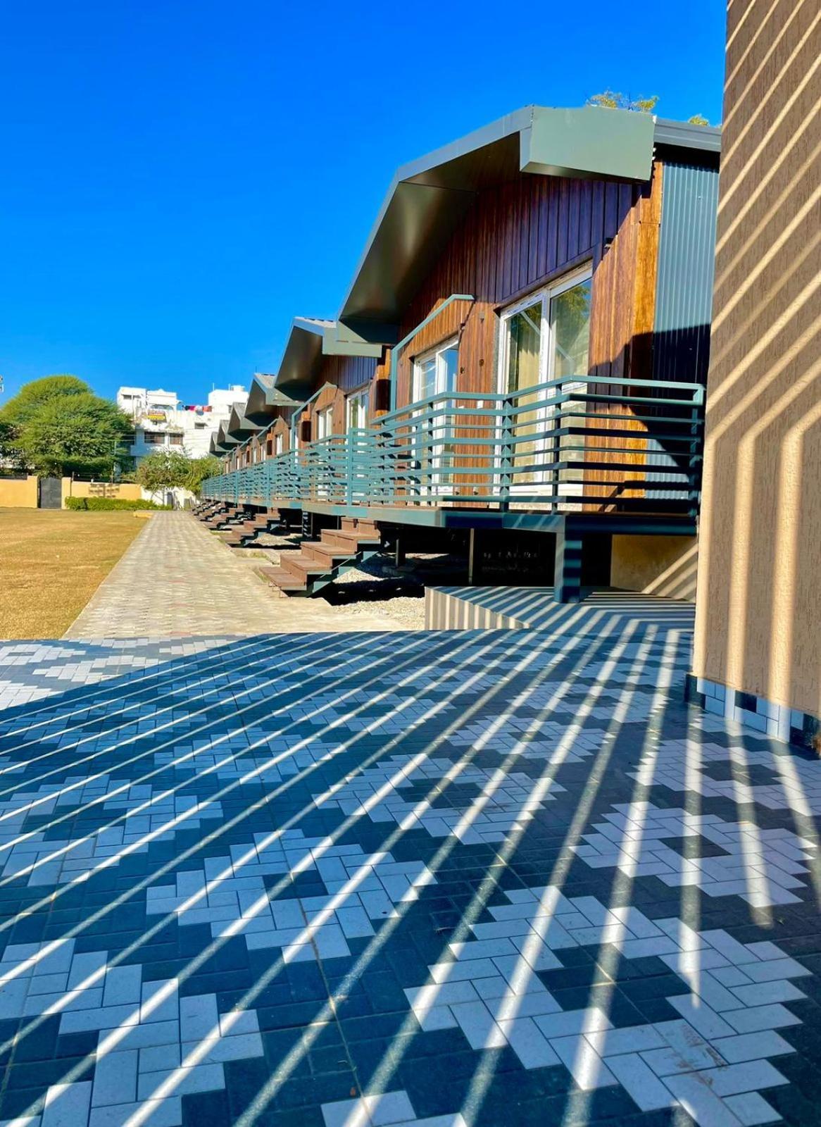 Vrindavan Greens Resort อุเดเปอร์ ภายนอก รูปภาพ